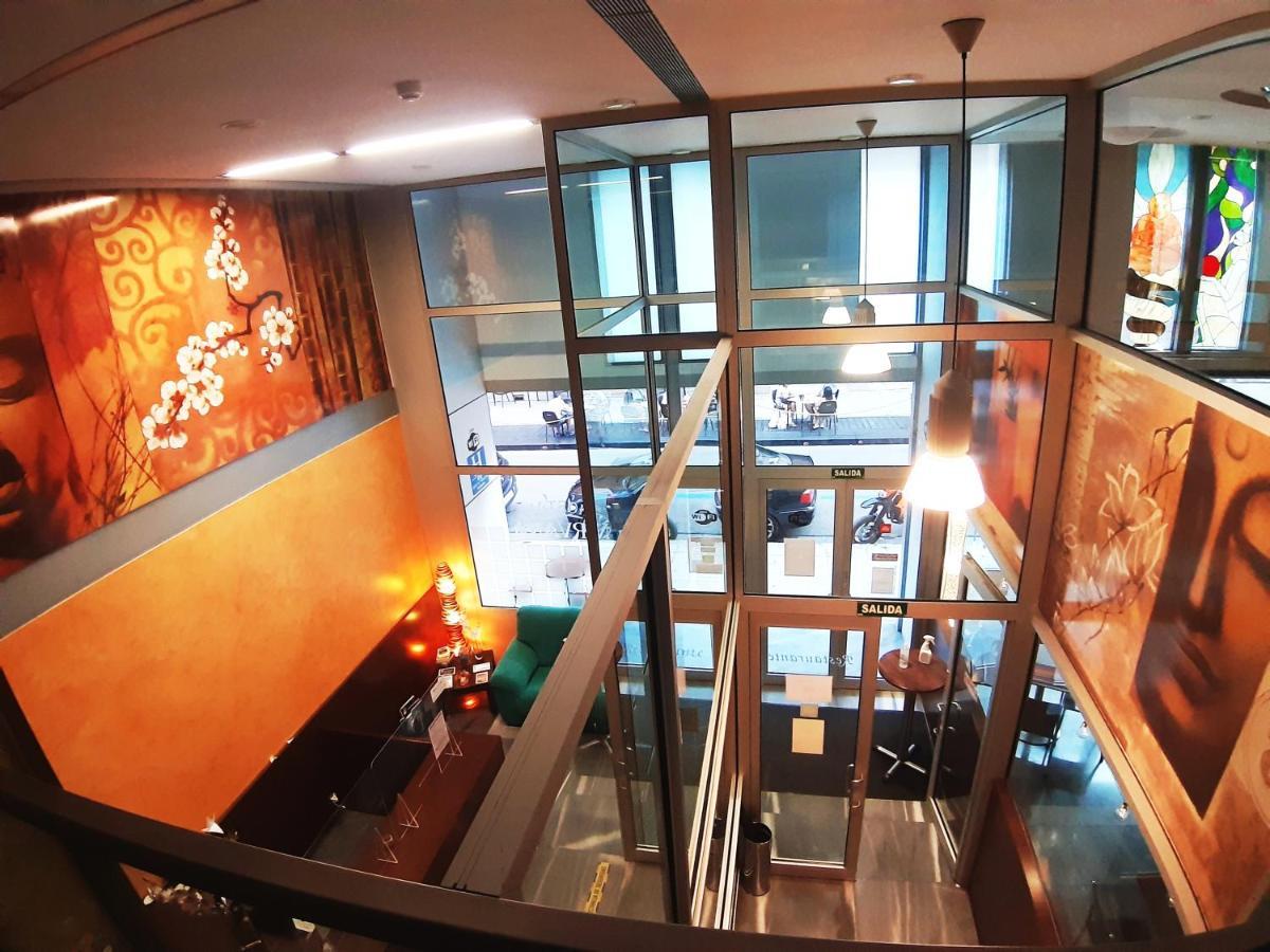 Hostal Nirvana Понферада Екстериор снимка
