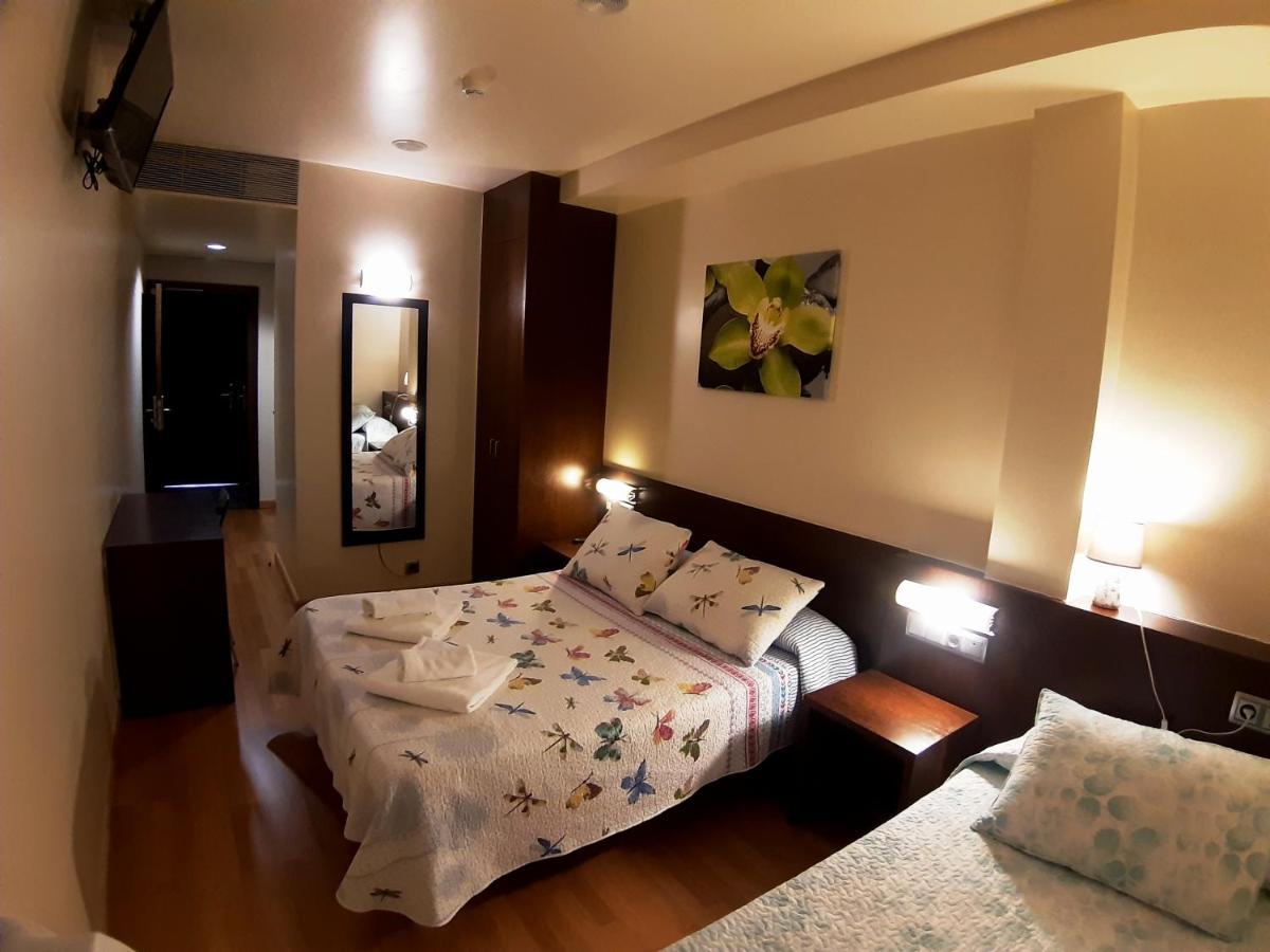 Hostal Nirvana Понферада Екстериор снимка