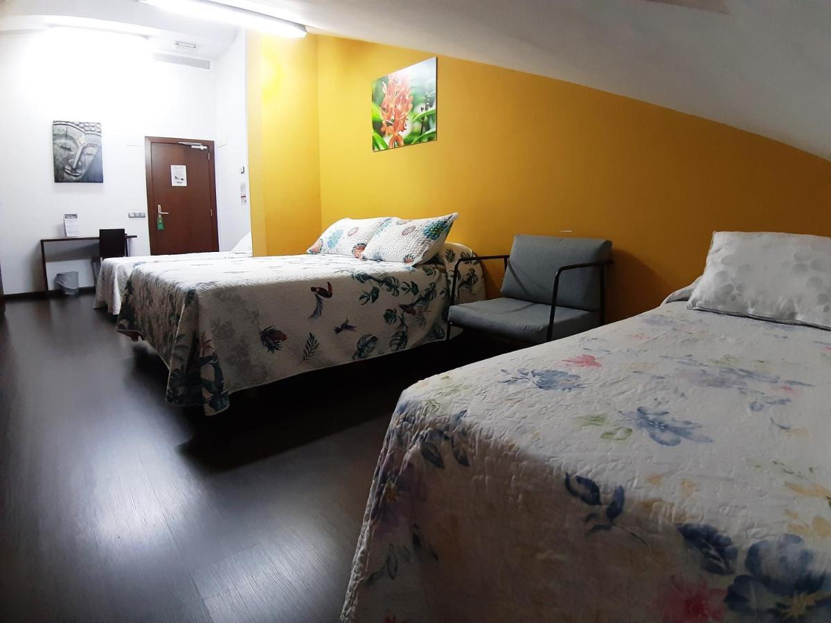 Hostal Nirvana Понферада Екстериор снимка