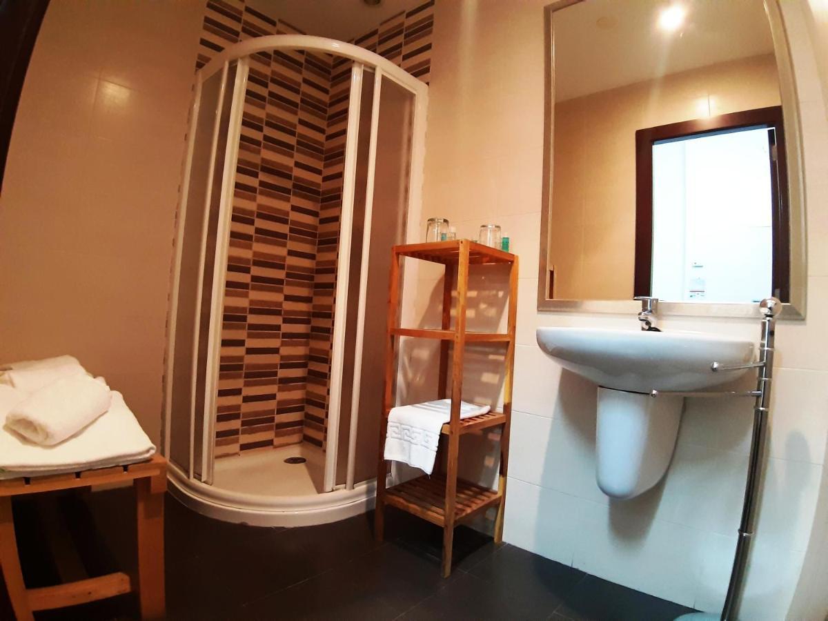 Hostal Nirvana Понферада Екстериор снимка