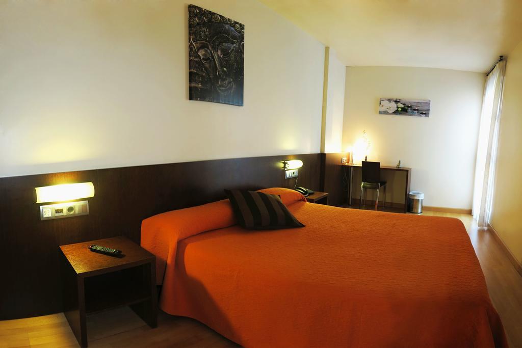 Hostal Nirvana Понферада Екстериор снимка