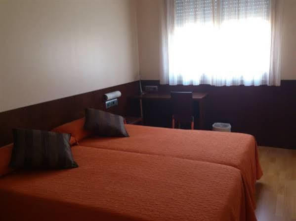 Hostal Nirvana Понферада Екстериор снимка